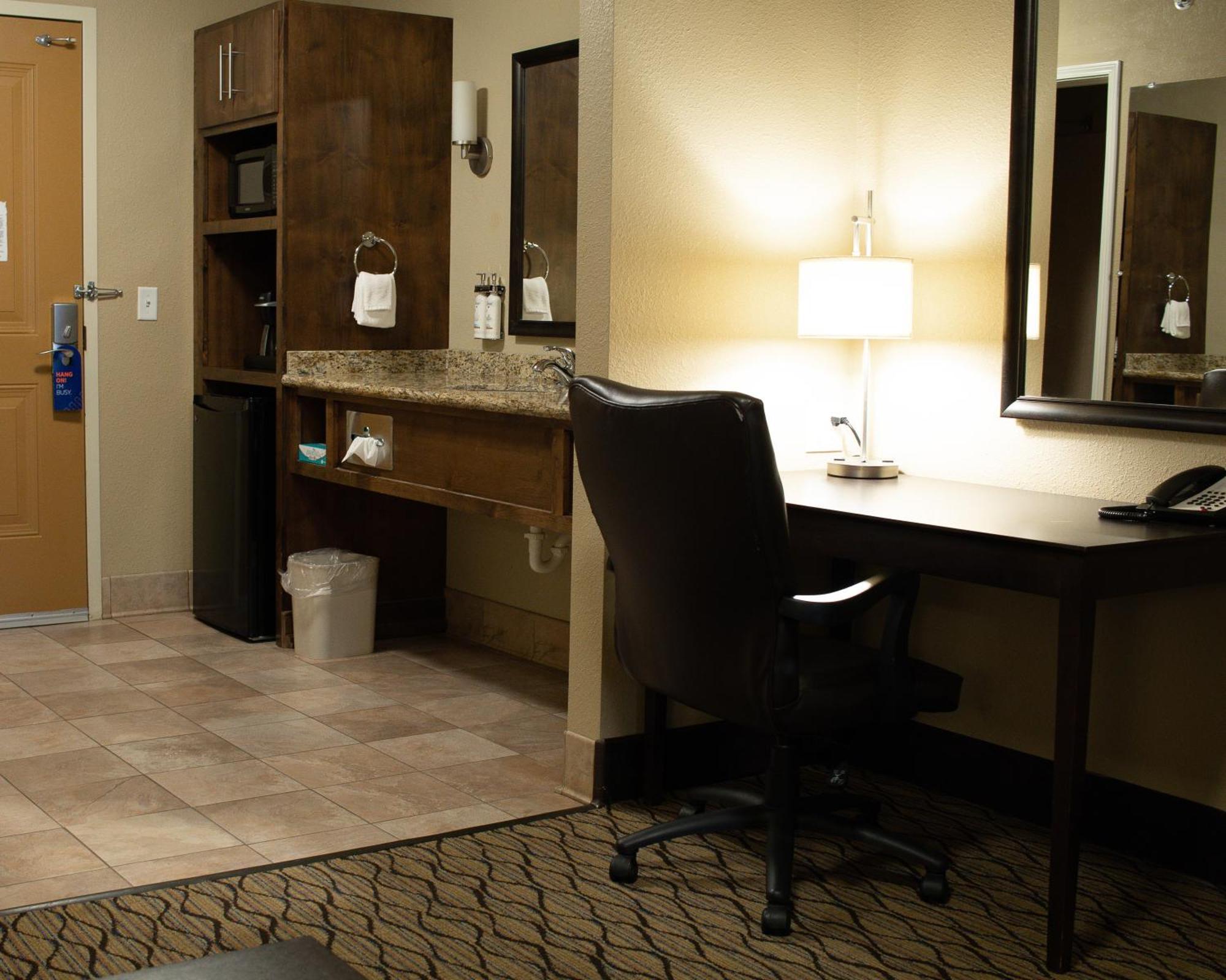 Holiday Inn Express & Suites - Williston By Ihg Εξωτερικό φωτογραφία